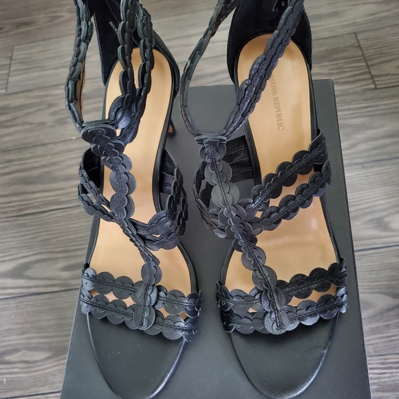 NWT Banana Republic sandals - brand new - Picture 1 of 4